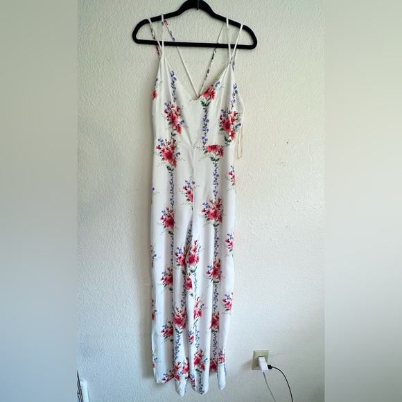 Forever 21 Women's Floral Print Wide-Leg
Jumpsuit in White , MEDIUM - Picture 7 of 17